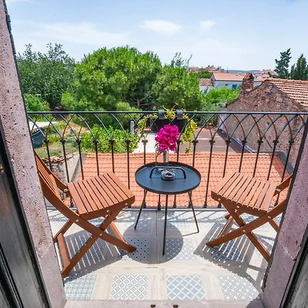 Siyah Lale Cunda 1841 (adults Only) Ayvalı