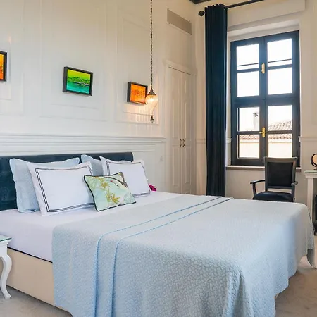 Siyah Lale Cunda 1841 (adults Only) 호텔 2*